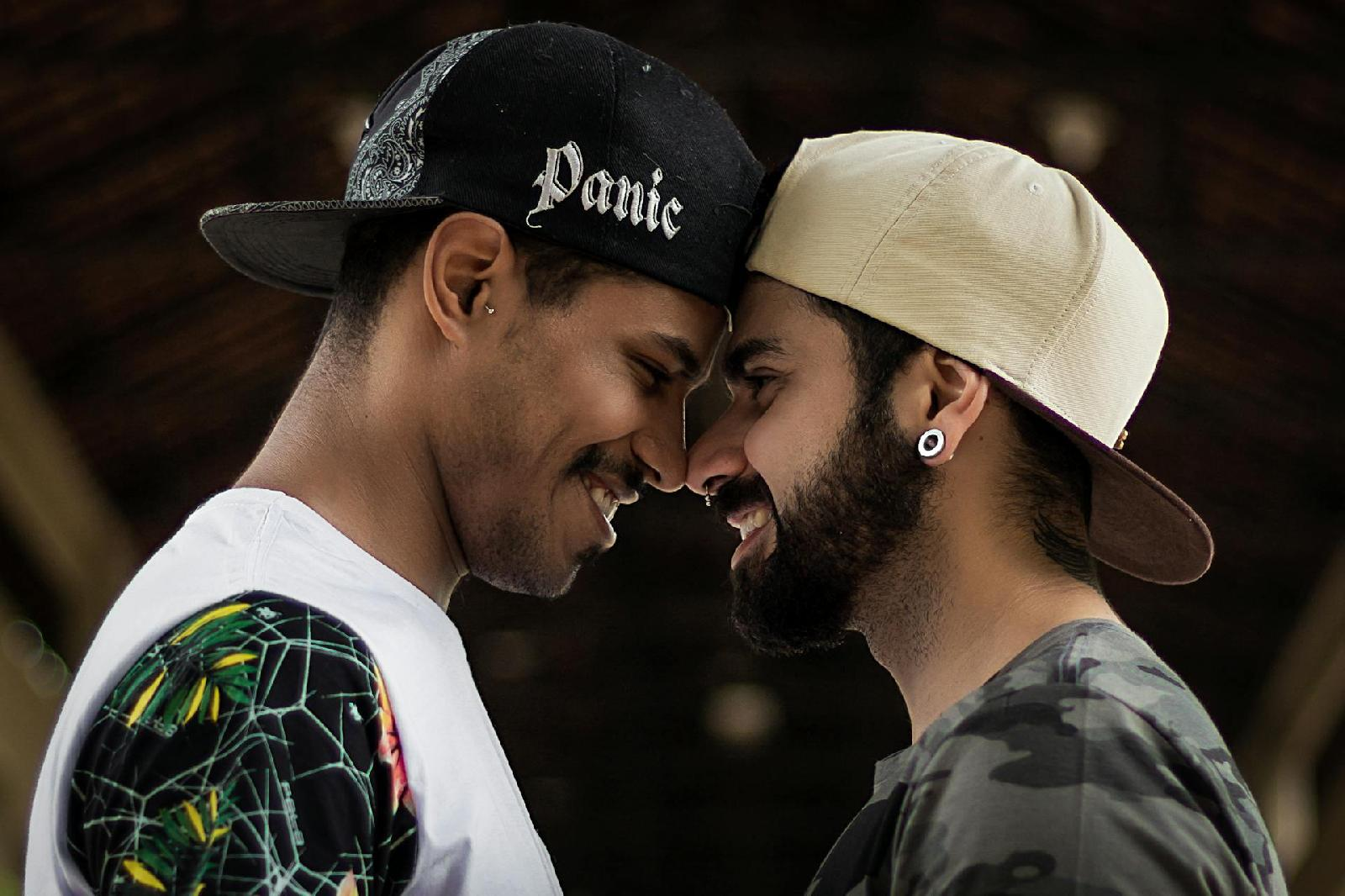 Surmonter sa timidite : 5 astuces pour reussir une rencontre gay